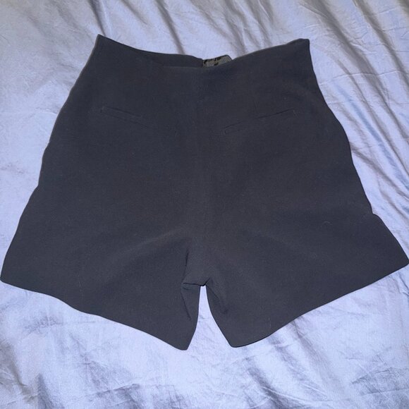Aritzia Wilfred High-Waisted Black Shorts Size 2 Minimalist Tailored - Picture 2 of 5